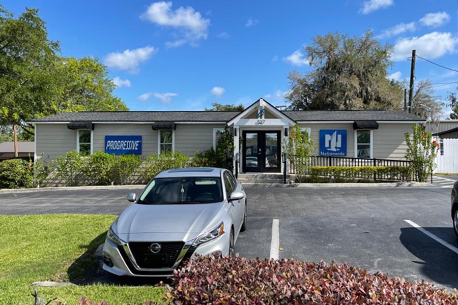 Contact - Office Location of Bill Lovell Insurance in Ocala, Florida, on a Sunny Day